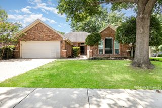2516 Classic Court W, Bedford, TX 76021