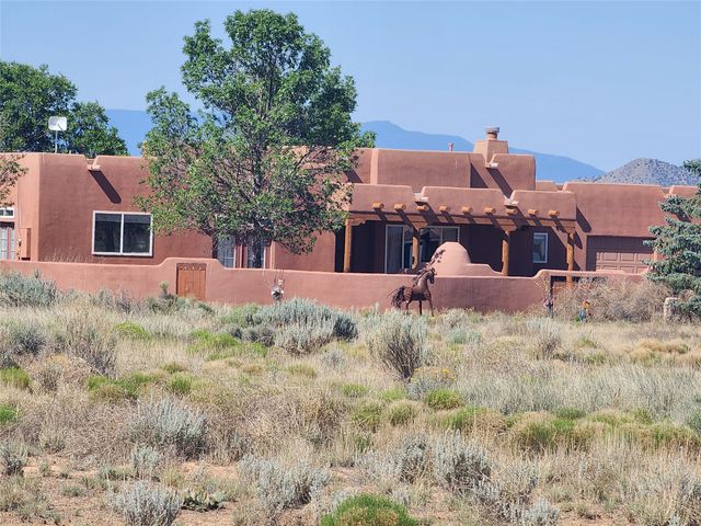 192 San Marcos Loop, Santa Fe, NM 87508
