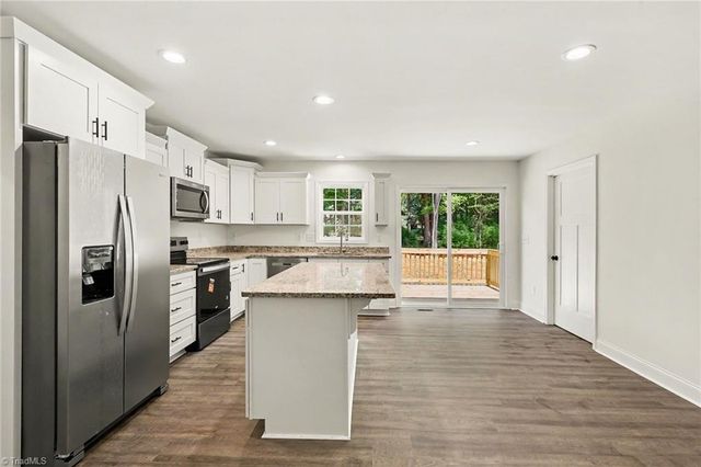 6331 New Center Church Road, Seagrove, NC 27341