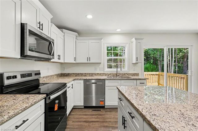 6331 New Center Church Road, Seagrove, NC 27341