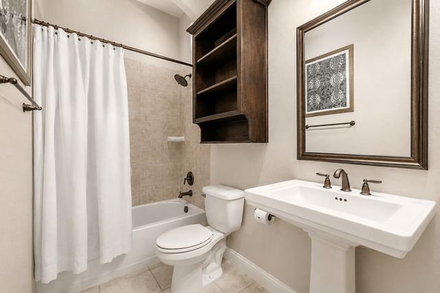 1115 Blue Lake Boulevard, Arlington, TX 76005