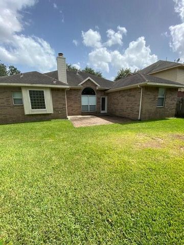 3215 Worthington Drive, Pearland, TX 77584