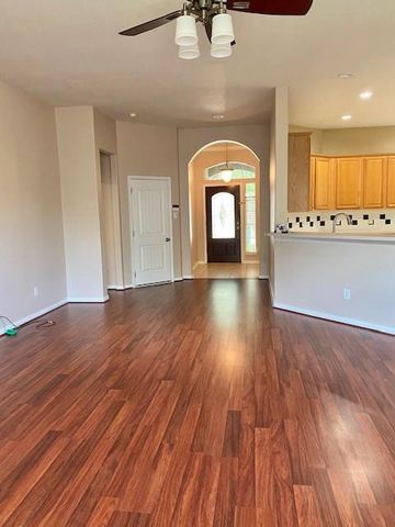 3215 Worthington Drive, Pearland, TX 77584