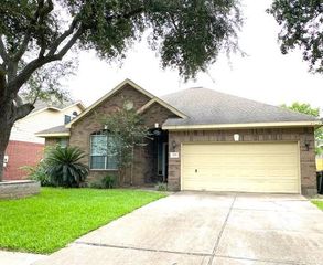 3215 Worthington Drive, Pearland, TX 77584