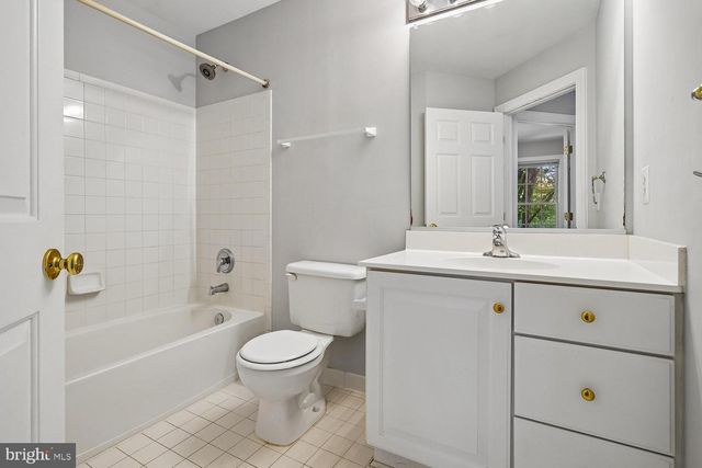 4370 THOMAS BRIGADE LN, Fairfax, VA 22033