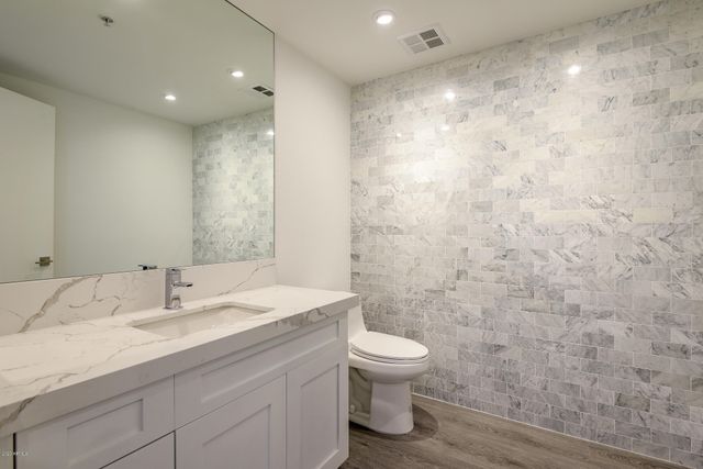 7137 E RANCHO VISTA Drive 7008, Scottsdale, AZ 85251