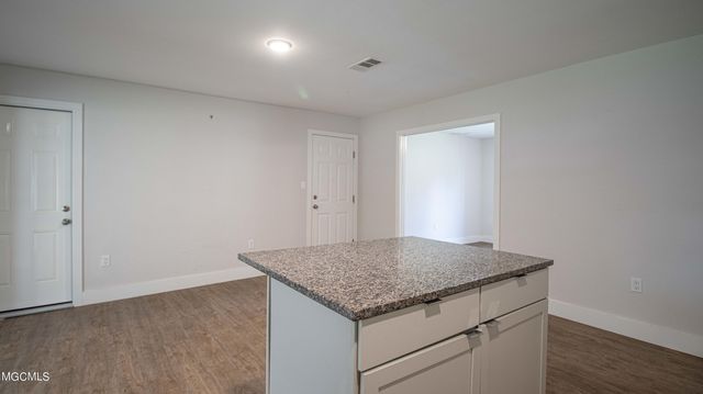 2417 Collins Boulevard, Gulfport, MS 39507