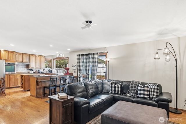 33339 5th Place SW, Federal Way, WA 98023