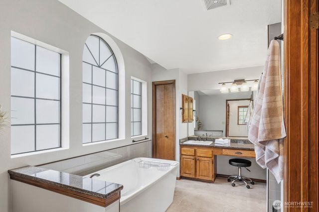 33339 5th Place SW, Federal Way, WA 98023