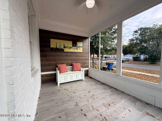 862 BUNKER HILL Boulevard, Jacksonville, FL 32208