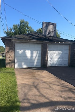 500 E Sagola Avenue, Kingsford, MI 49802