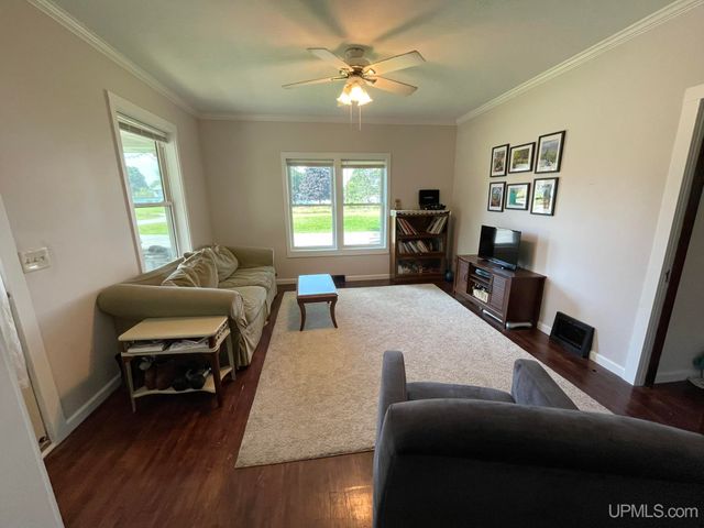 500 E Sagola Avenue, Kingsford, MI 49802