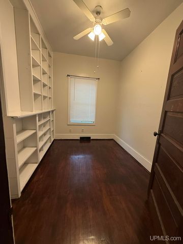 500 E Sagola Avenue, Kingsford, MI 49802