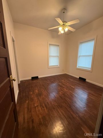 500 E Sagola Avenue, Kingsford, MI 49802