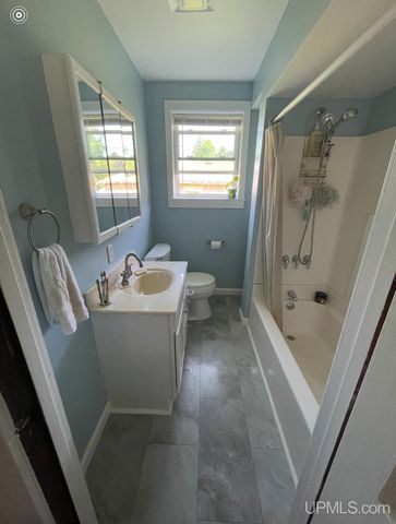 500 E Sagola Avenue, Kingsford, MI 49802