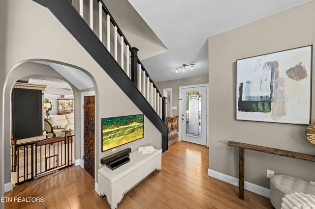 2366 Mayland Rd, Crossville, TN 38571