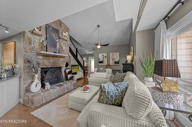 2366 Mayland Rd, Crossville, TN 38571