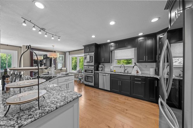 2366 Mayland Rd, Crossville, TN 38571