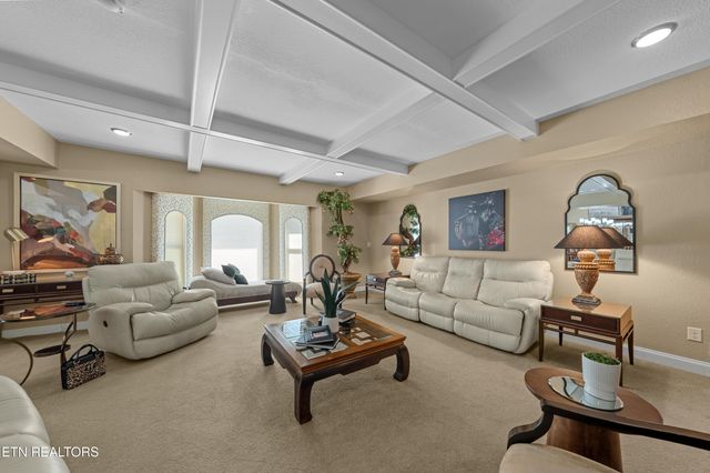 2366 Mayland Rd, Crossville, TN 38571