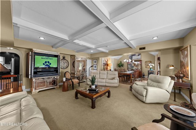 2366 Mayland Rd, Crossville, TN 38571