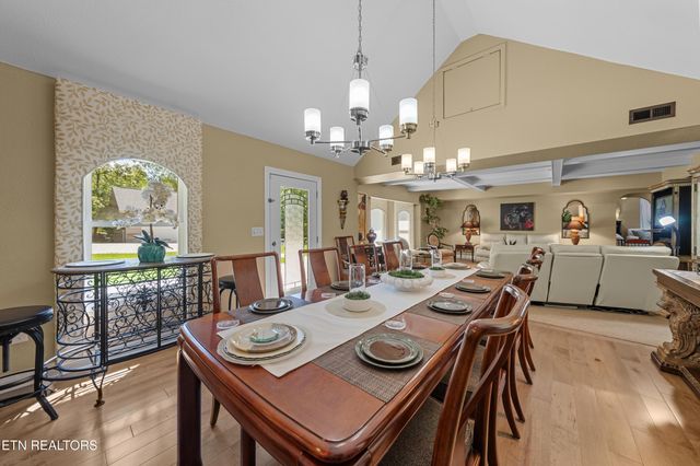 2366 Mayland Rd, Crossville, TN 38571