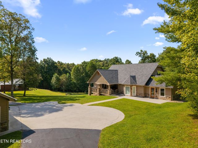 2366 Mayland Rd, Crossville, TN 38571