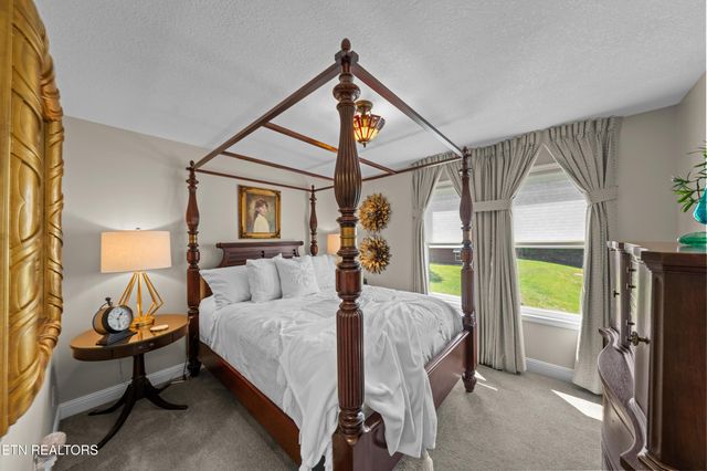 2366 Mayland Rd, Crossville, TN 38571