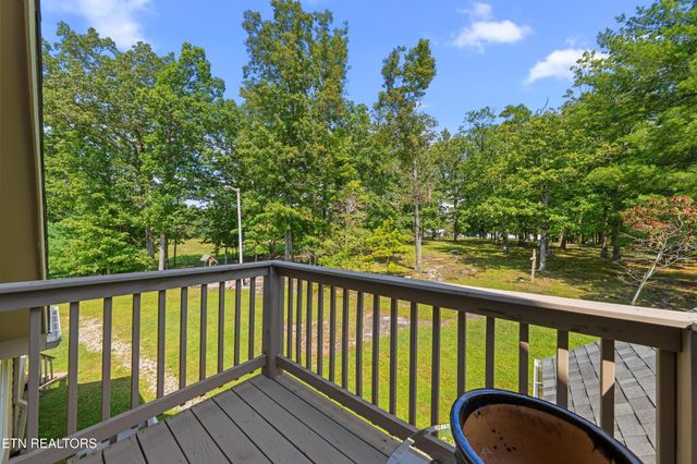 2366 Mayland Rd, Crossville, TN 38571