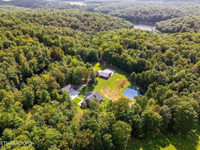 2366 Mayland Rd, Crossville, TN 38571