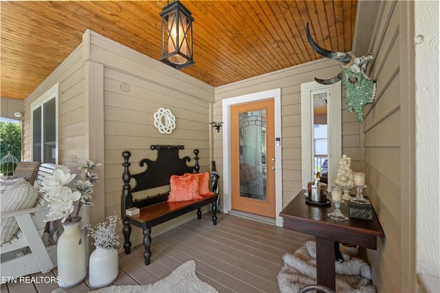 2366 Mayland Rd, Crossville, TN 38571