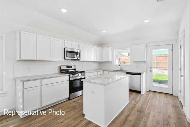 1024 Barkers Pond Avenue, Forney, TX 75126