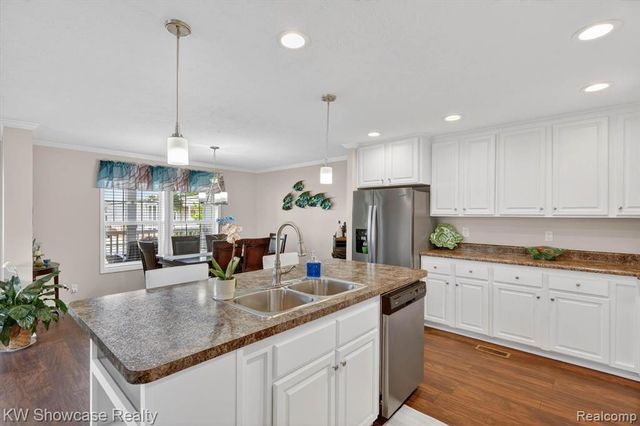 52525 Willow Wood Court, Chesterfield, MI 48051