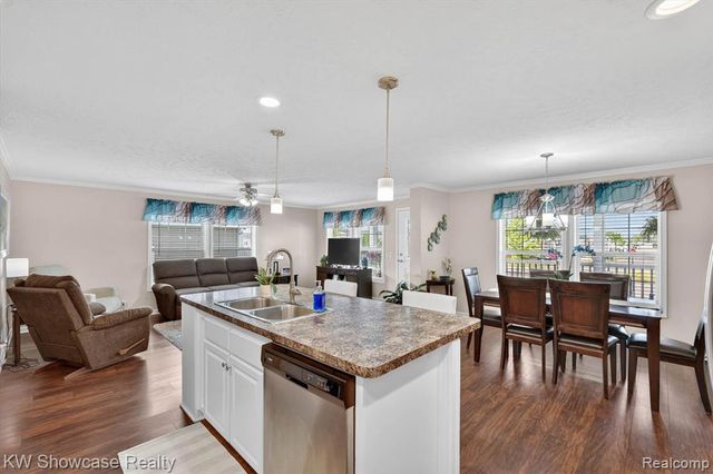 52525 Willow Wood Court, Chesterfield, MI 48051