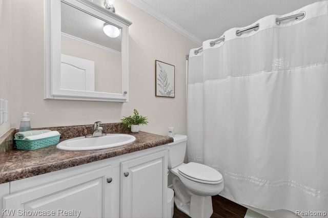 52525 Willow Wood Court, Chesterfield, MI 48051