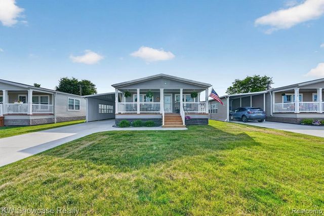 52525 Willow Wood Court, Chesterfield, MI 48051