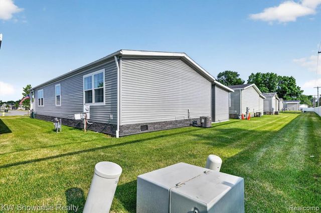 52525 Willow Wood Court, Chesterfield, MI 48051