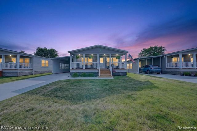 52525 Willow Wood Court, Chesterfield, MI 48051