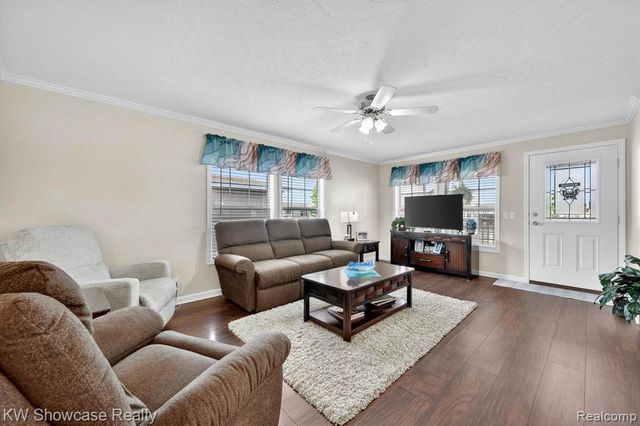 52525 Willow Wood Court, Chesterfield, MI 48051
