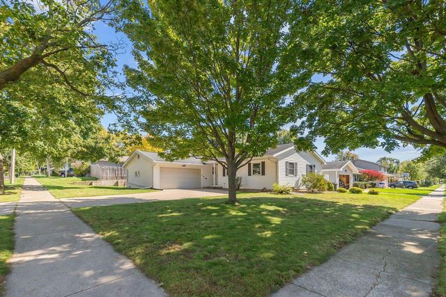 1629 W GRANT STREET, Appleton, WI 54914
