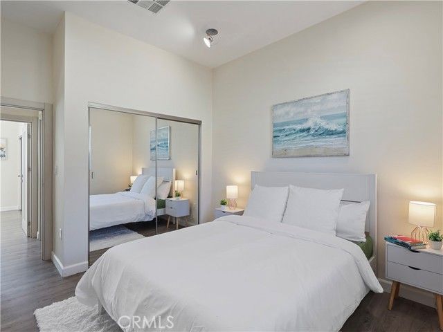 15803 Chatsworth Street, Granada Hills (los Angeles), CA 91344