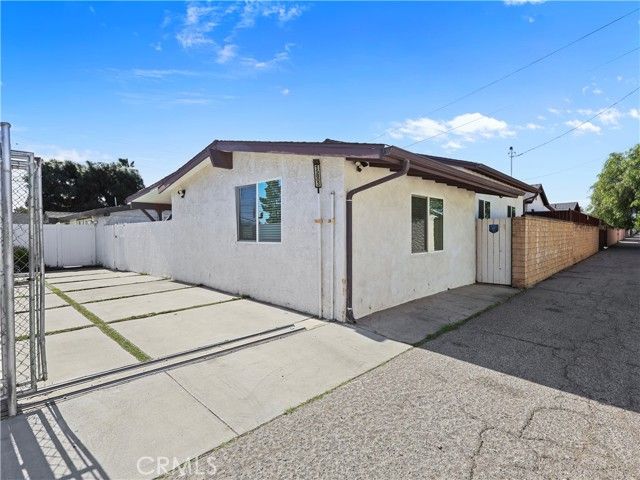 15803 Chatsworth Street, Granada Hills (los Angeles), CA 91344