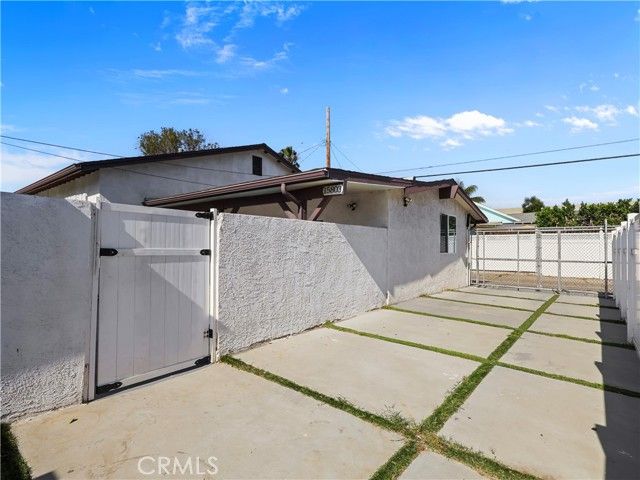 15803 Chatsworth Street, Granada Hills (los Angeles), CA 91344