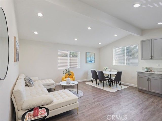 15803 Chatsworth Street, Granada Hills (los Angeles), CA 91344