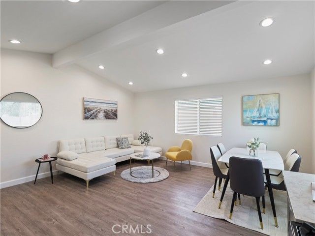15803 Chatsworth Street, Granada Hills (los Angeles), CA 91344