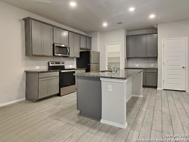 4310 Brigade, Converse, TX 78109