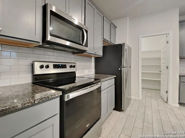 4310 Brigade, Converse, TX 78109