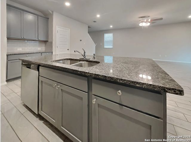 4310 Brigade, Converse, TX 78109