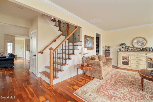 5 Sudbury Square, Colonie, NY 12110