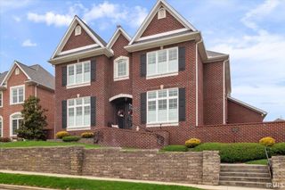 8077 Wyngate Circle, Newburgh, IN 47630