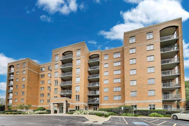 6815 N Milwaukee Avenue 708, Niles, IL 60714